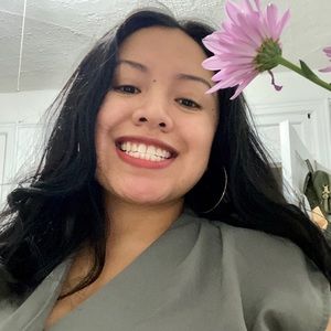 Meet your Posher, Dayana